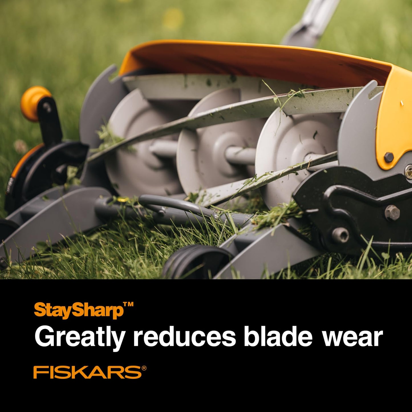 Fiskars Push Mower, Cut Width Manual Reel Mower with No Motor, Eco-Friendly Manual Reel Lawn Care, 18", Black